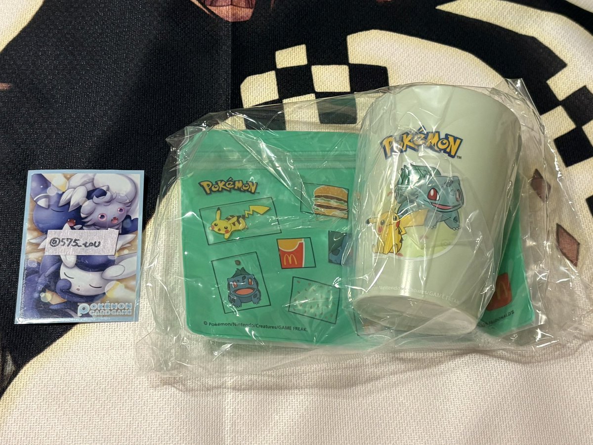 575_toU's tweet photo. 交換希望
ポケモン マクドナルド
サマーチャンスバッグ
譲→フシギダネ
求→ヒトカゲ
※ポーチとカップの2点まとめて、郵送での交換希望です。
よろしくお願いいたします🙇‍♀️ https://t.co/9vrzvvvUgD