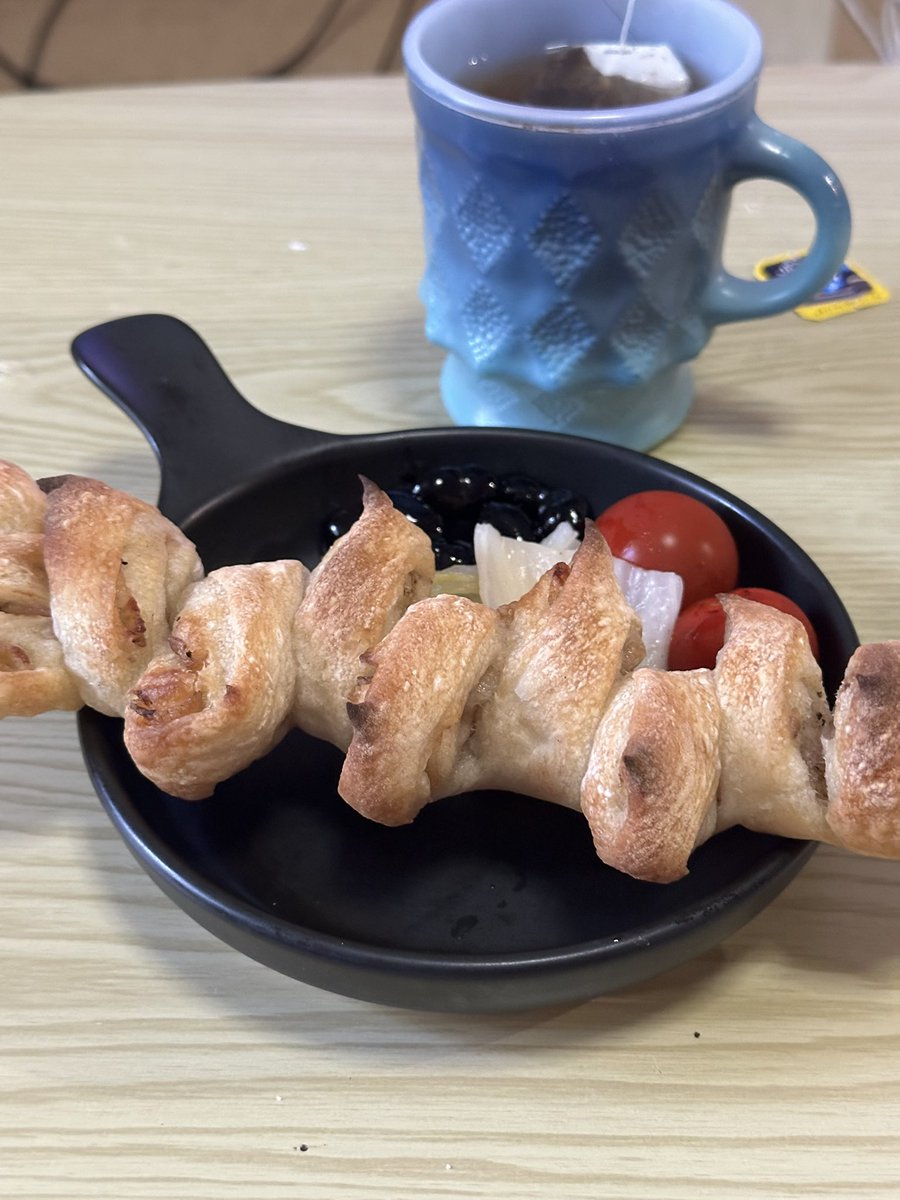 setsu098's tweet photo. 朝ごはんー。お昼ご飯でもある。今日は12時からのお仕事 https://t.co/4RpRoMHZEL