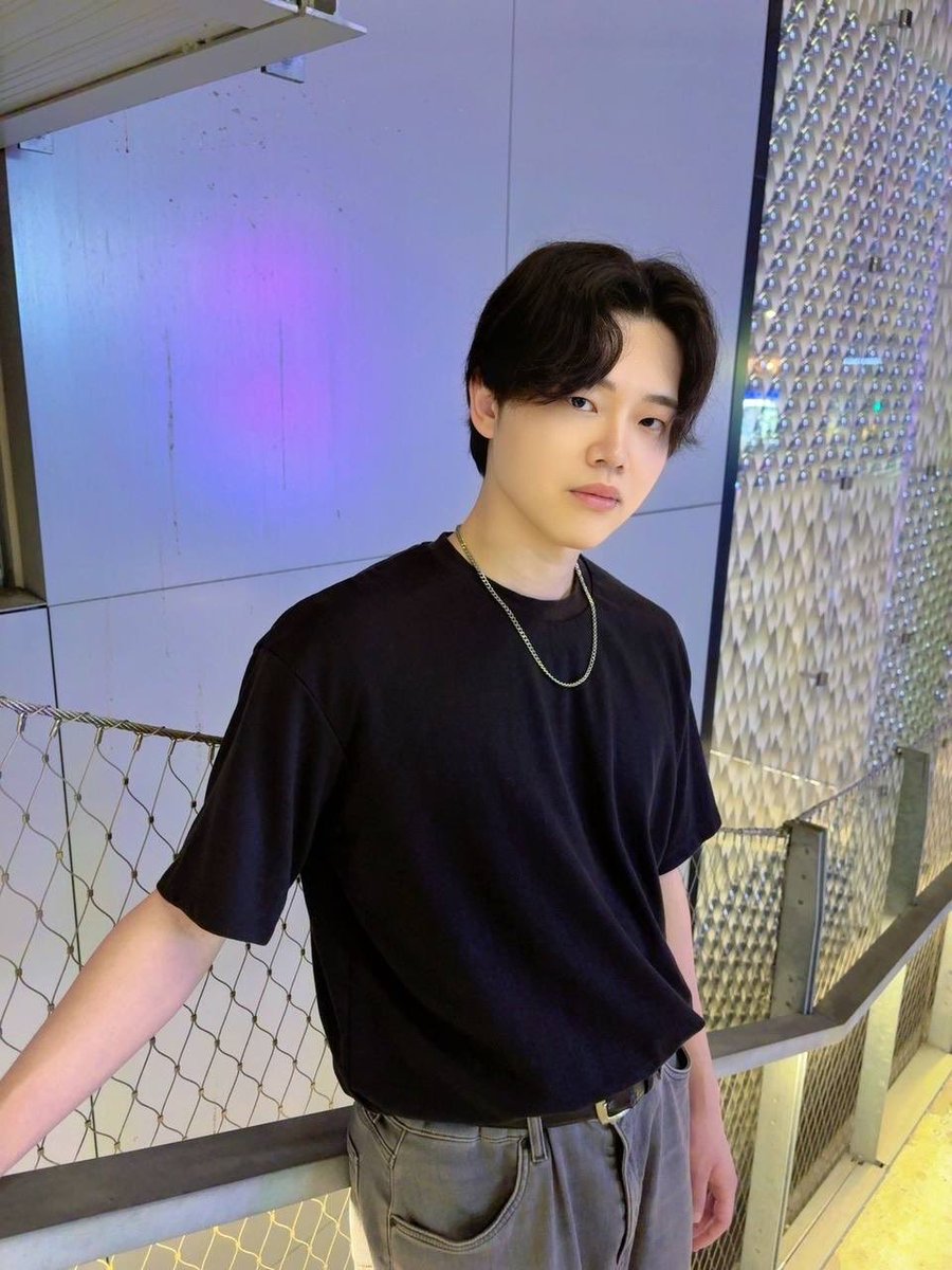 minato__Story's tweet photo. おはよ🌊
暑い！暑すぎる笑
今日も頑張ろう🔥🔥 https://t.co/EczPvTK8pE