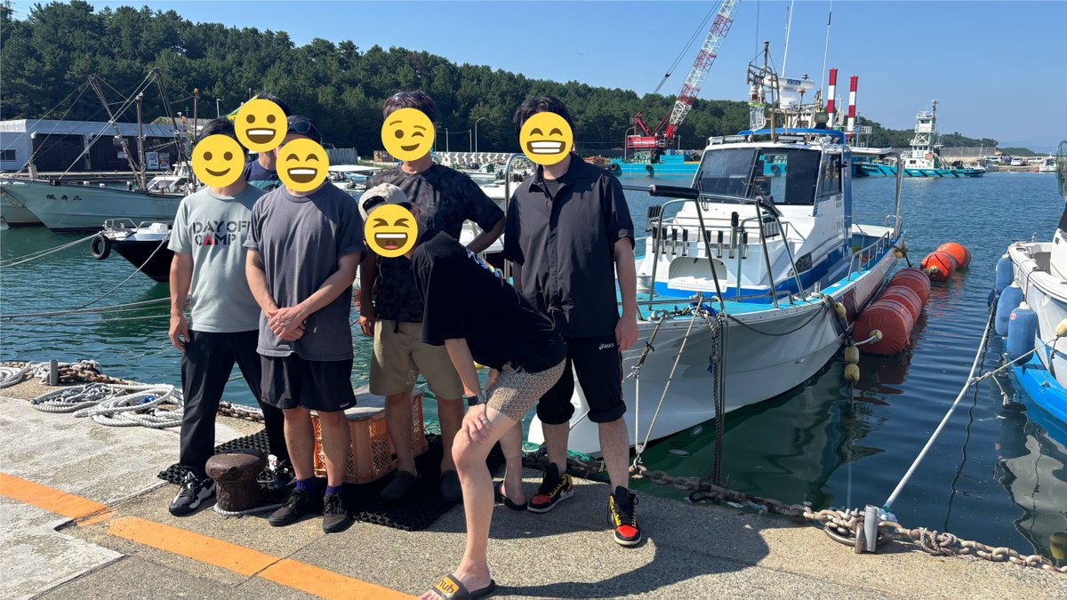 plus_package's tweet photo. 福岡のお客様と福岡オフィスメンバーで魚釣り大会の第二弾🎣イカの他にも太刀魚が釣れ、クーラーボックスがいっぱいに！
仕事を超えて笑顔を共有できる関係性に感謝✨👏
お客様であり、大切なパートナーでもある皆さま、
これからよろしくお願いします😊
 #福岡 #釣り #笑顔 #パートナーシップ https://t.co/mY6ymF59Uo