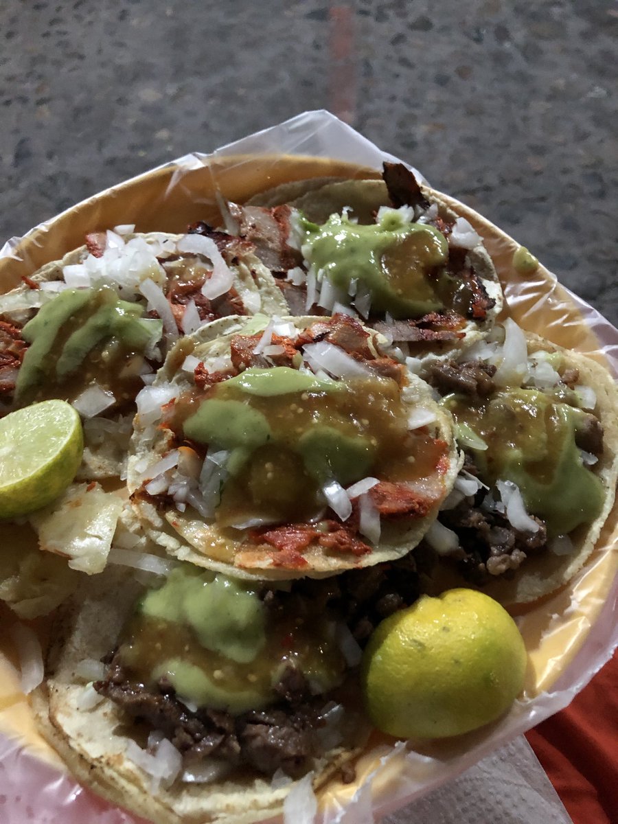 memo_morones's tweet photo. @tolucarg Pues viva los tacos, el pozole y la gastronomía mexaaaa cabrones!!! Siempre bienvenidos y oleeee https://t.co/TQ5WHHO2WM