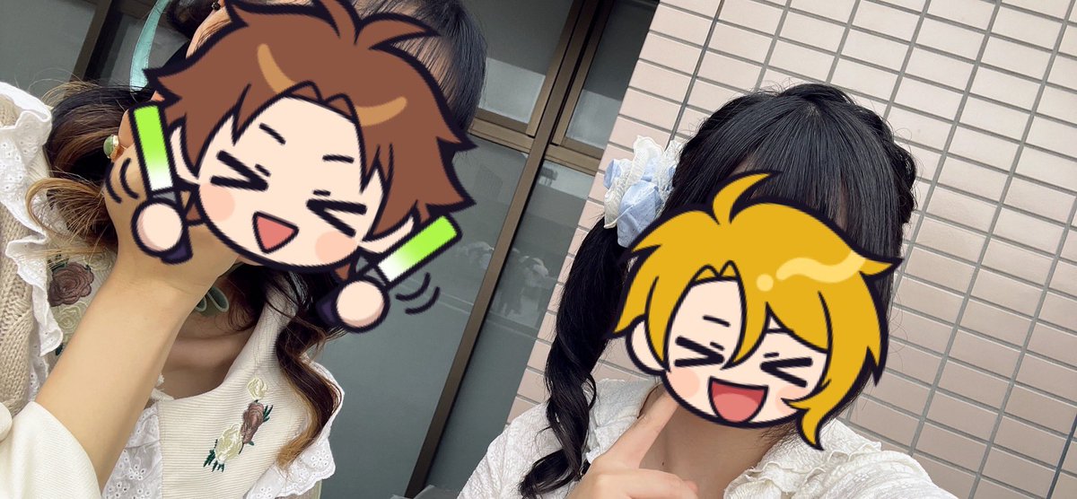 310cao's tweet photo. こたぬきとセンラーと。
2日目ヘアメイクのお姉さんに「ぬいちゃんとお揃いコーデですか？」って聞かれた…！え〜🥹💚嬉しい♪ https://t.co/z8XNfiXW3U