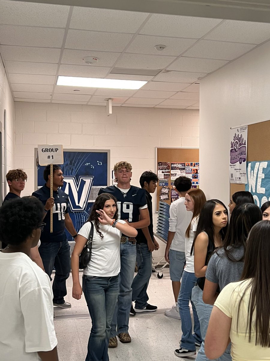 NimitzFootball3's tweet photo. Servant leadership welcoming our freshman at Viking Camp! #MOB #SouthSide #VikingWay https://t.co/2HV3hgcawK