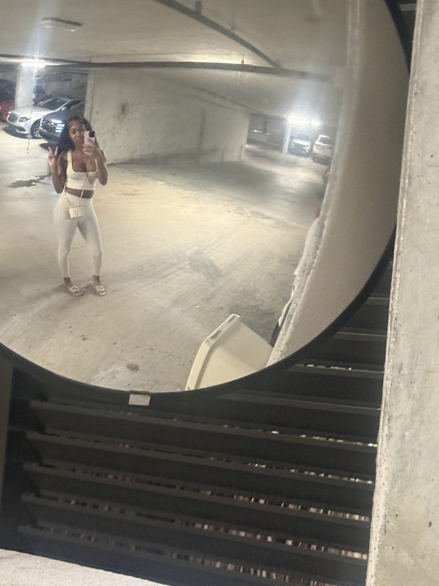 karlajaeeee's tweet photo. 🦋🦋🦋💕 https://t.co/Qui0527vxn