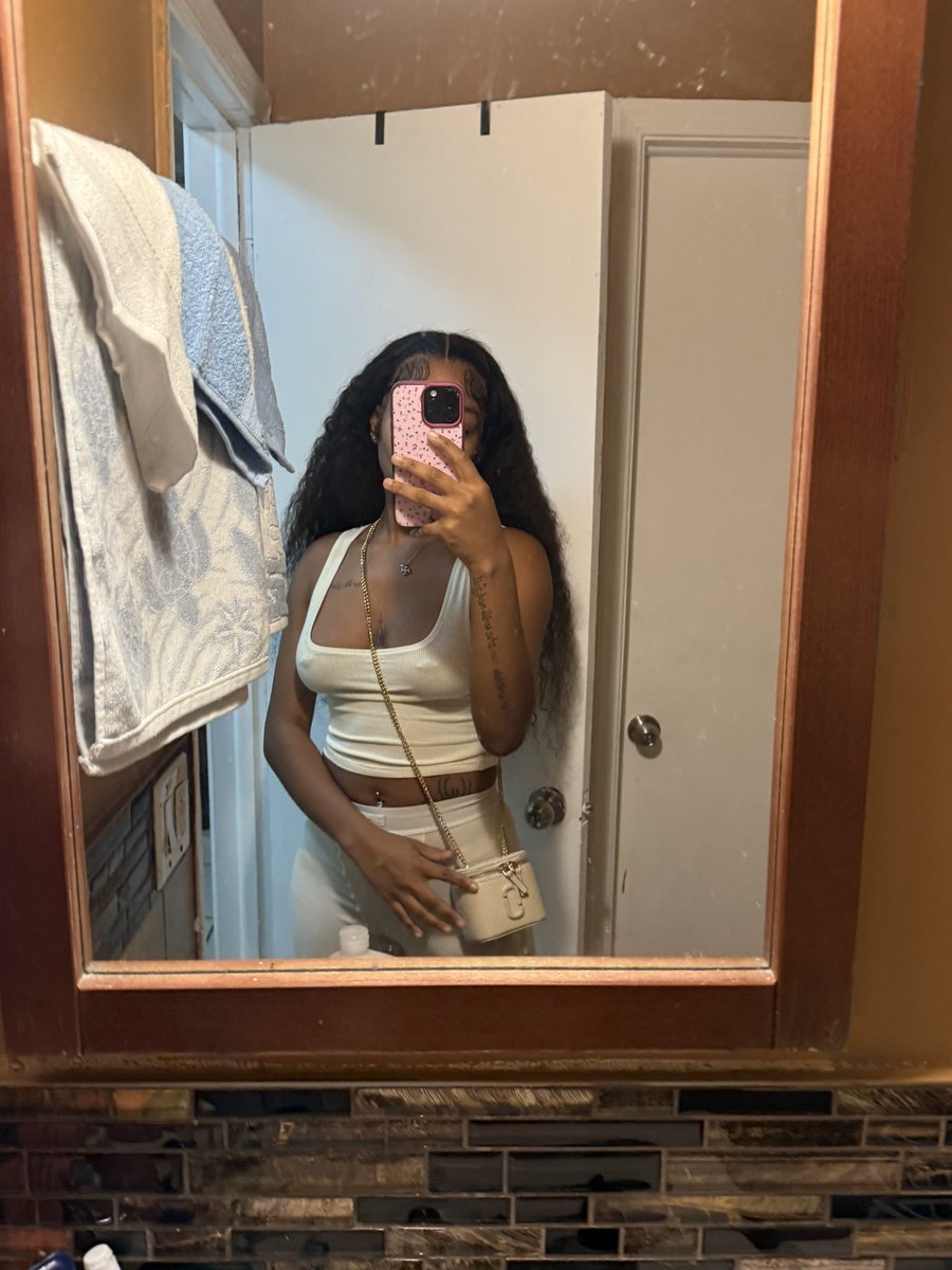 karlajaeeee's tweet photo. 🦋🦋🦋💕 https://t.co/Qui0527vxn