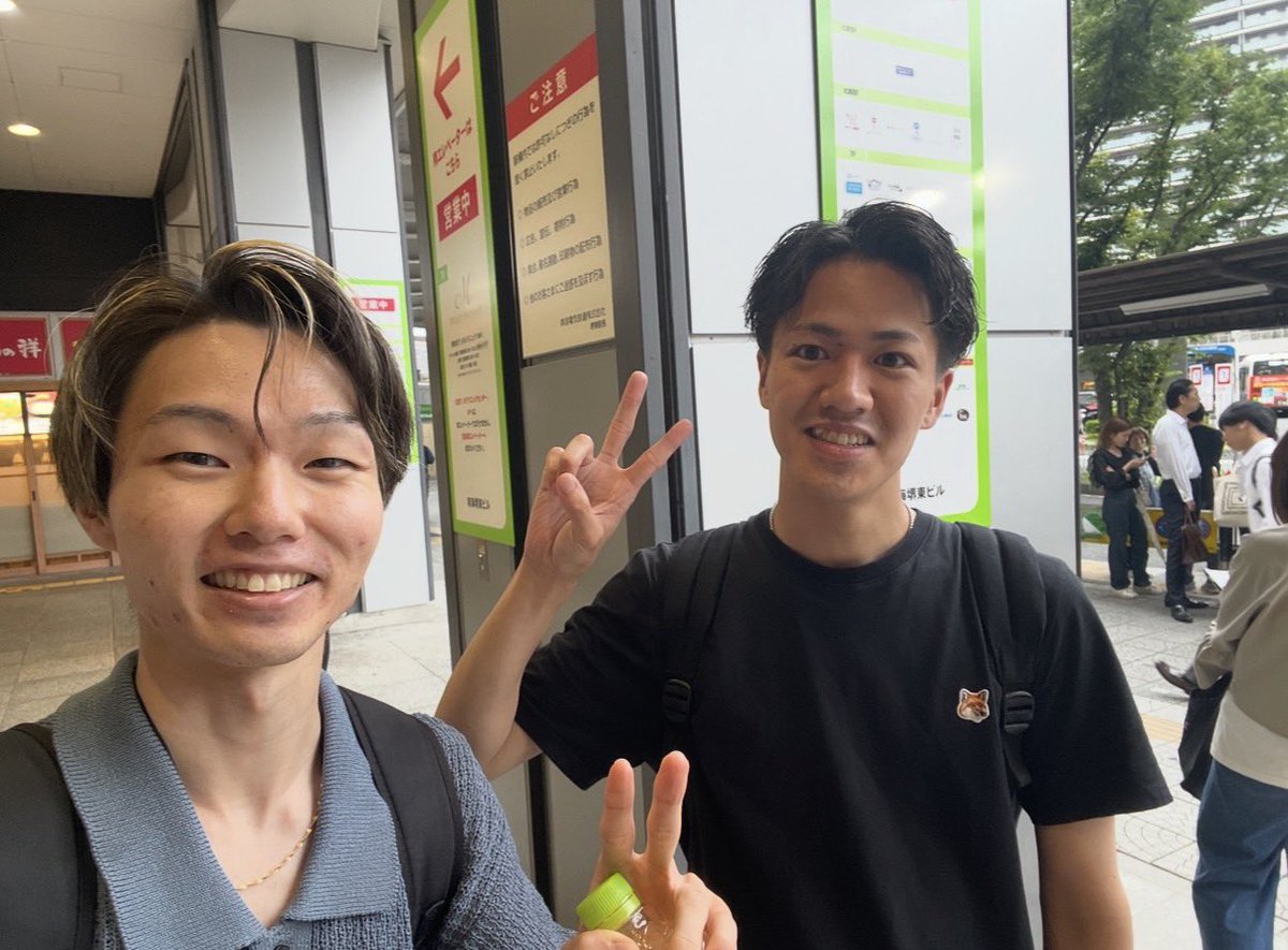 yudai_____mi's tweet photo. イオンモールりんくう泉南店のじんさん
(原野寿運さん)が店長プレゼンにでられてます！！
僕が店舗デビューした京橋でもお世話になり、6.7月とお休みの日にもかかわらず練習をしてくださるお優しい人です！😳
じんさんのお客様がどう感じるか？を凄くこだわってやられてるのが凄く勉強になってます！ https://t.co/I0Jt5TtL7j