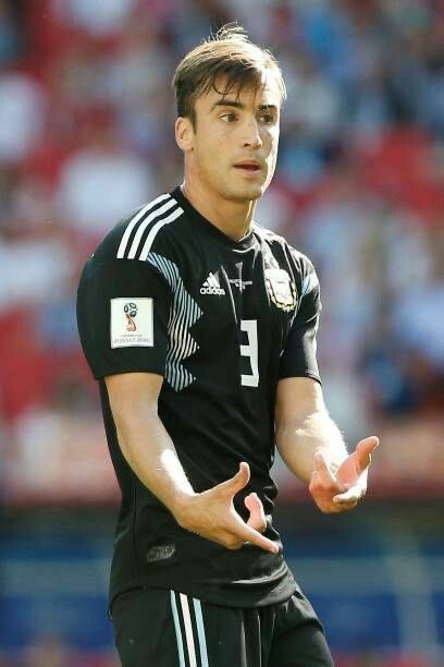 messikimochis's tweet photo. poco se habla de nico tagliafico de joven https://t.co/lNkjEuhTEt