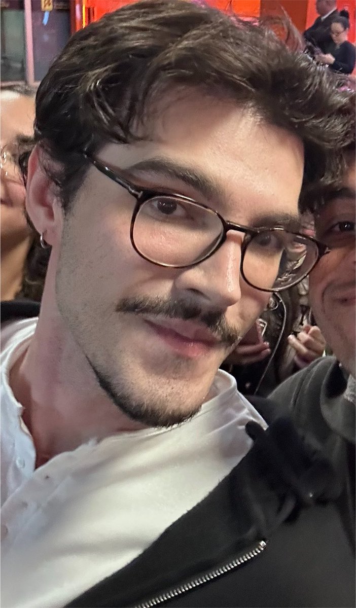 aultimanoitr's tweet photo. homem perfeito fico chocada https://t.co/Qy8rivOTHQ