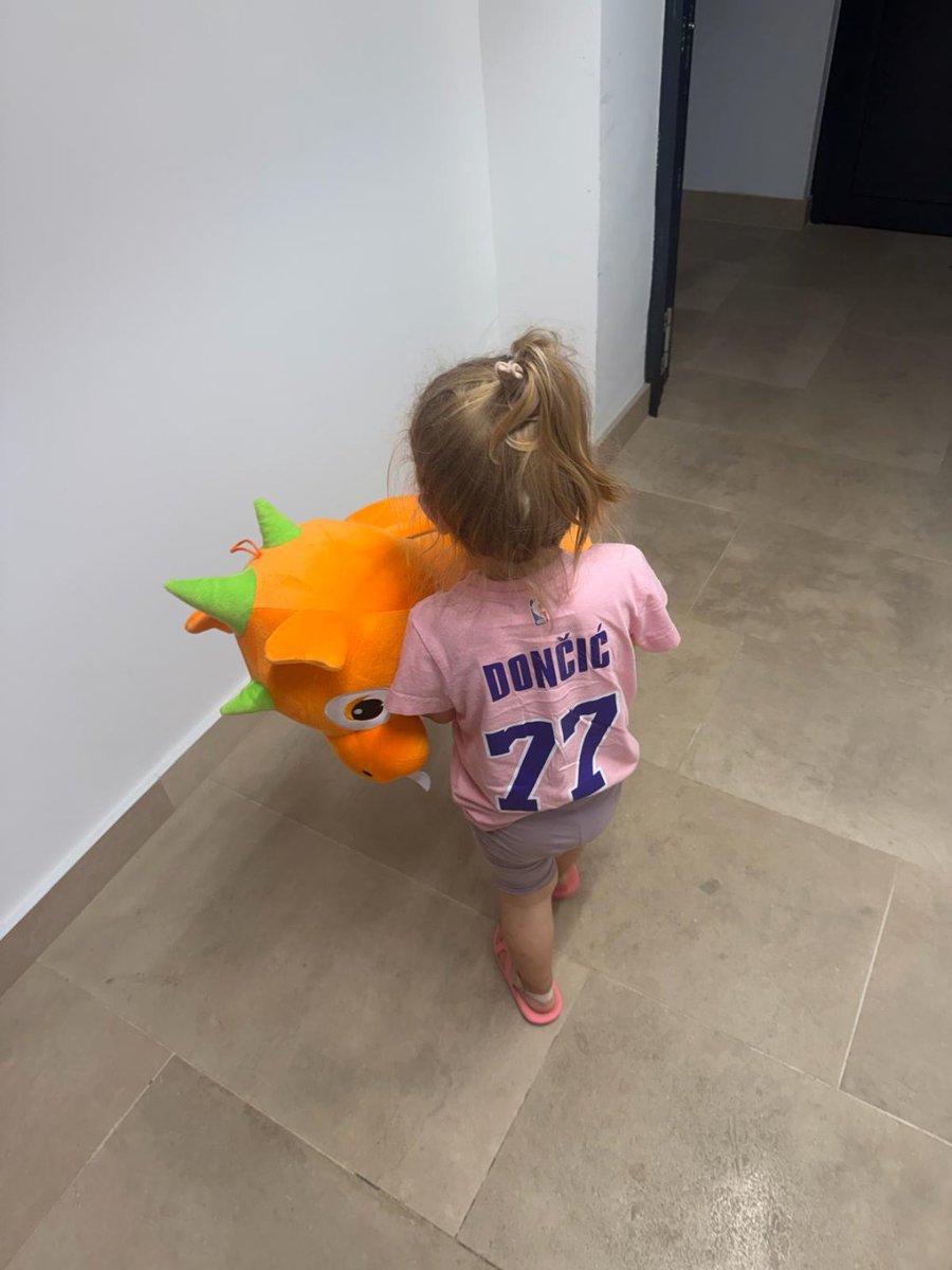 LukaUpdates's tweet photo. “I’m loving every second of being back home in Slovenia. Spending time with my daughters, eating ice cream, taking walks in the park, and playing with paint and stickers with my oldest…this is what it’s all about. GO ❤️” 

😁🩷

per email from https://t.co/vg9FBjp8cS https://t.co/NMEe5DJeCB
