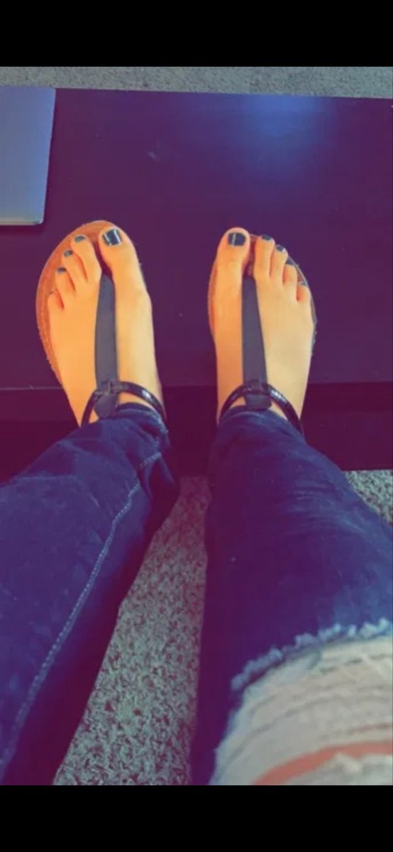 Syn_1323's tweet photo. New here. Any buyers for more?  #feetfetısh https://t.co/pbNC6R2XCn