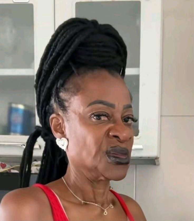 humarcianoo's tweet photo. *Reunião no trabalho*

Eu: Dessa vez vou ficar em silêncio 

Minha cara: https://t.co/l3K4R6yi1N