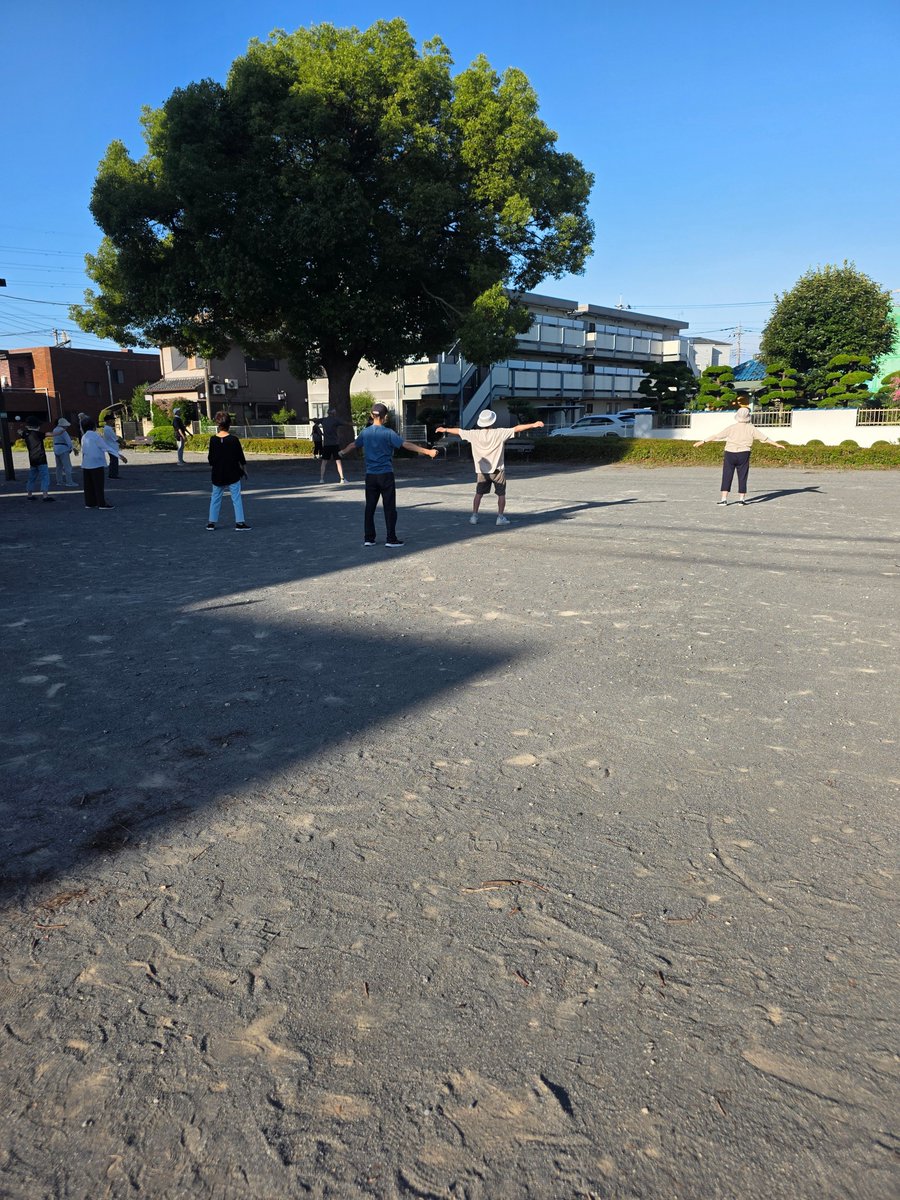 hideki2040's tweet photo. 今朝は和田公園のラジオ体操からスタート。

参加者の多くが、先日の東浦和六丁目自治会盆踊りで踊り手として参加されておりました。

その後、東川口駅にて、#たけまさ公一 前衆議院議員とともに駅頭活動を行いました。

今日も暑くなりそうです。コツコツと。

#社会的弱者のための政治を
#堤ひでき https://t.co/kWIoGaSb06