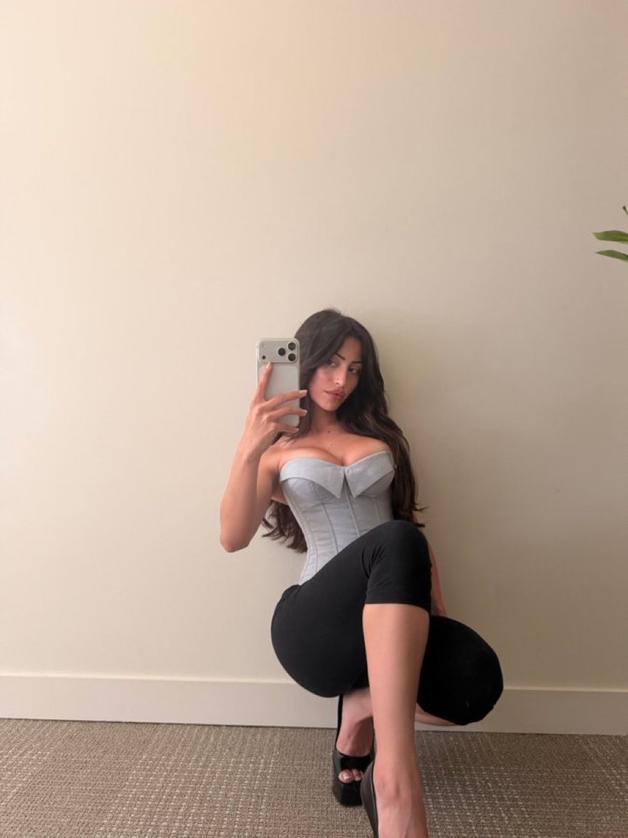 latinasdesires's tweet photo. the most beautiful woman on x 😝 https://t.co/ofDLHcPGAS