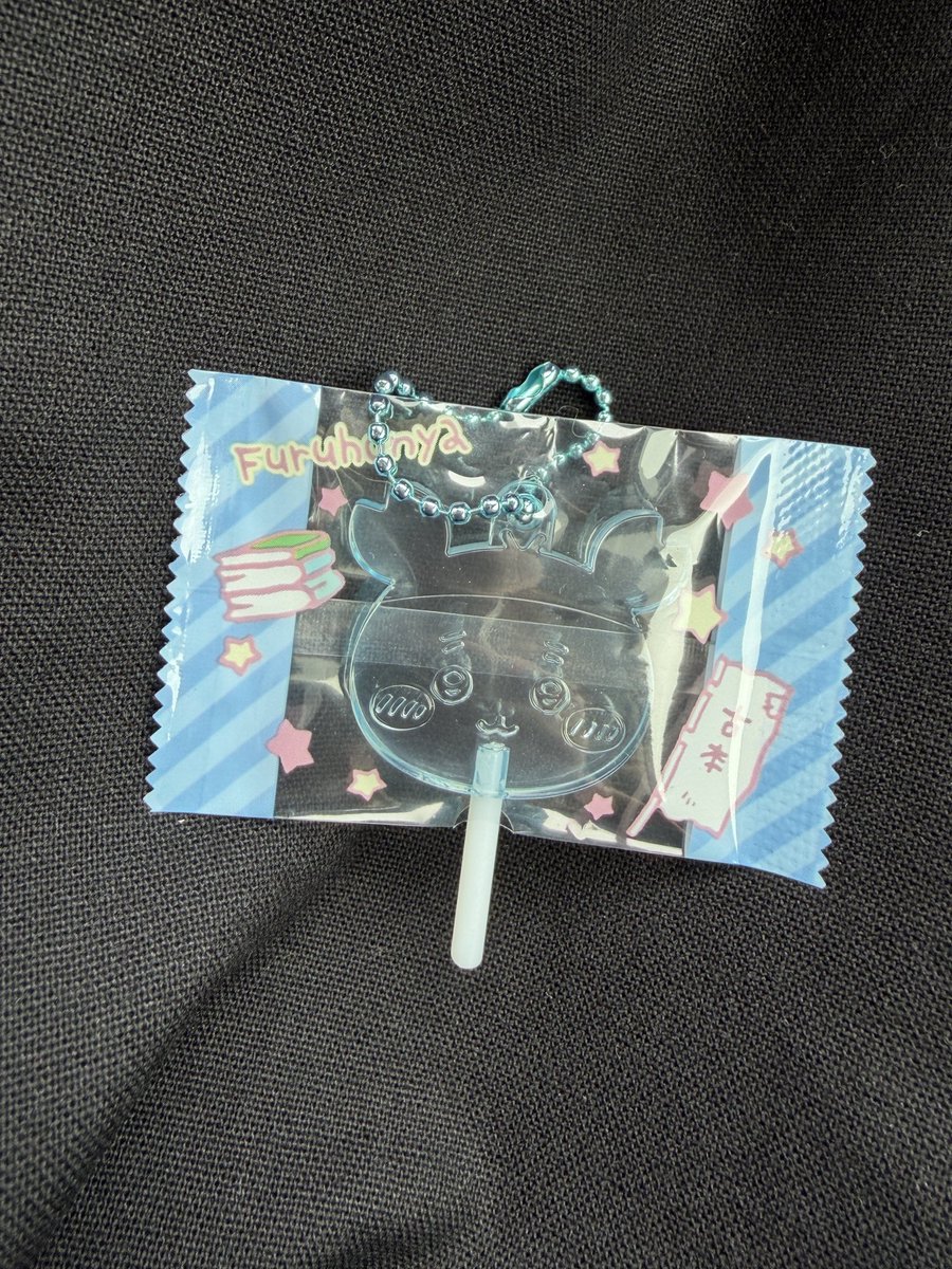 tsumug1's tweet photo. 【交換】ちいかわ キャンディ チャーム グミ

【譲】古本屋
【求】くりまんじゅう　栗まんじゅう

郵送での交換となります。
よろしくお願い致します。 https://t.co/ruN13tzOwe