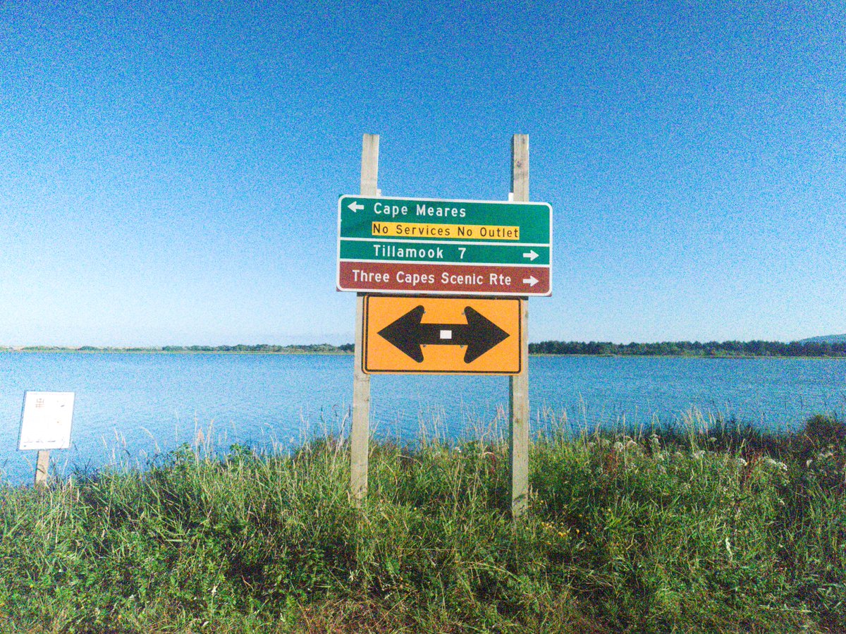 2000wonderer's tweet photo. Inner bay wetland that hiker shoud go around on the paved road. I got a good hitch ,could save sone miles.
湿地の内湾の、ぐるっと周りを行く道路。良いヒッチハイクができて、かなり道路歩きを減らせました。 https://t.co/ucP2hEYw6I