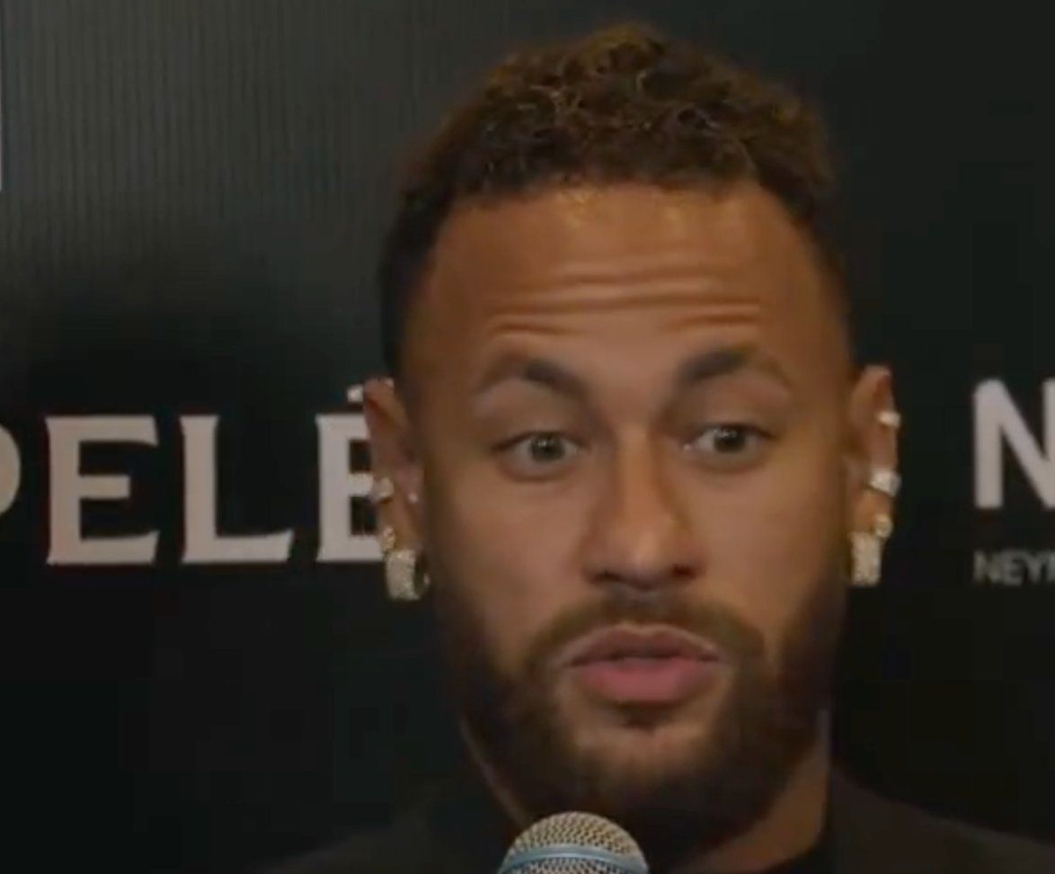 TouchlineX's tweet photo. 🚨🗣️ 𝗡𝗘𝗪: Neymar Jr: "A large part of the Brazilian press would make all players sick.

"My mental strength is very strong, by the way, but not all players are like that. Some suffer more, some suffer less." https://t.co/yRzcaqS4Zo