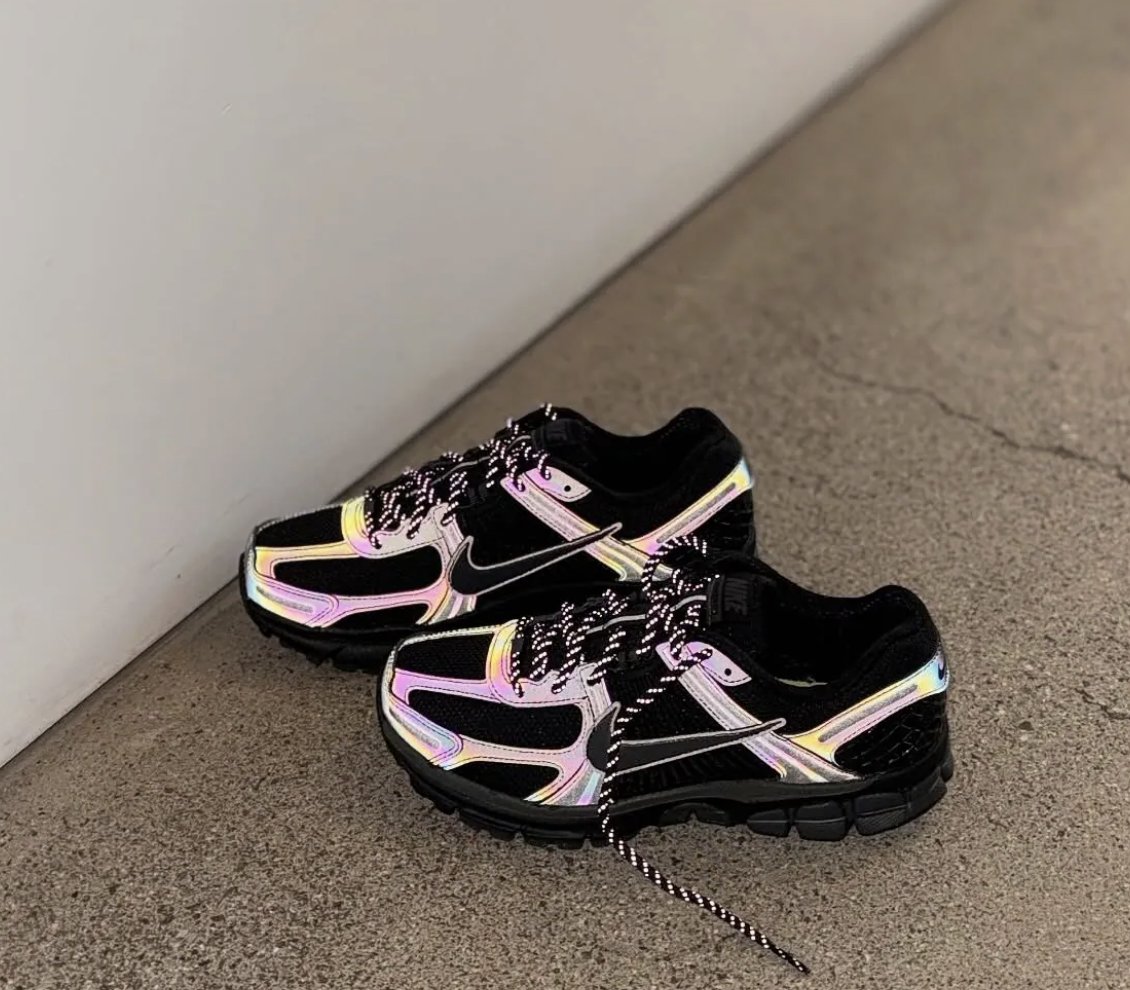 sneakersteal's tweet photo. STEAL💥 44% off Last sizes 

Nike Zoom Vomero 5 SE Reflective 'Black'

$95.97 + free shipping (Reg. $170.00)

https://t.co/3wNp1JZIEj

*use code DAYONE at checkout* https://t.co/wtKR3ZaM38