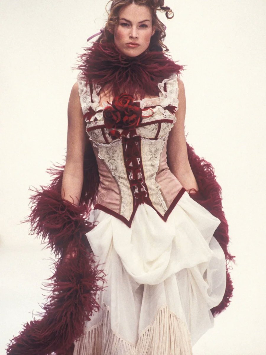 _ArchiveFashion's tweet photo. Dolce &amp;Gabbana️ Fall/Winter 1993. https://t.co/3FR3x2jqFS