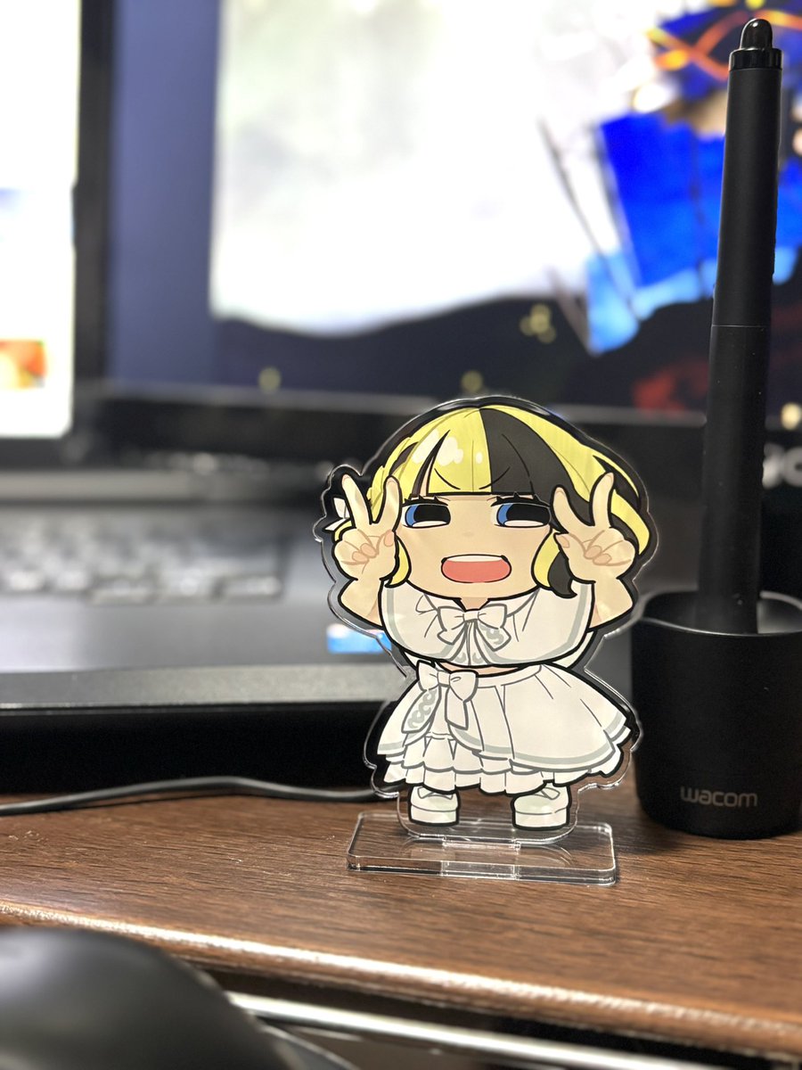 KohYamanami's tweet photo. 絵を描きます。

創作イラストだったり、地下アイドルを題材とした似顔絵だったり。

たまにアクスタやアクキーも作ります。

八方美人。猫を被るのが得意なので、本来の人間性は作品から感じていただけたら。

音楽とカフェインが日々の糧。
SUPER BEAVER／ずとまよ／米津玄師／Ringwanderung。

人生でただ一人の推しメンは、眠目り汰（ex.ジエメイ）。