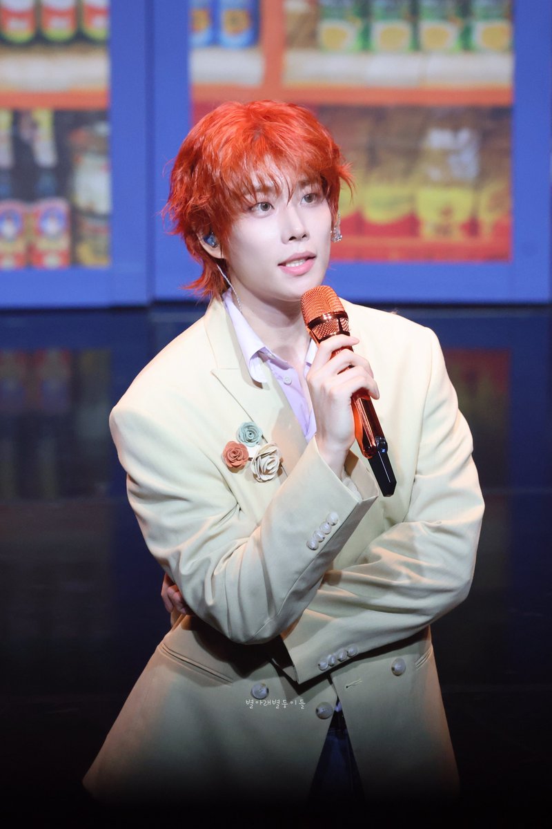 UTS_ASTRO's tweet photo. 260801 MJ 팬미팅 THE HANG OUT

혼자도서 일당백!! 재간둥이 명준이 화이팅!!

#MJ #아스트로 #엠제이 #김명준 #팬미팅   @MJ_offc https://t.co/Tb9sEA86cX