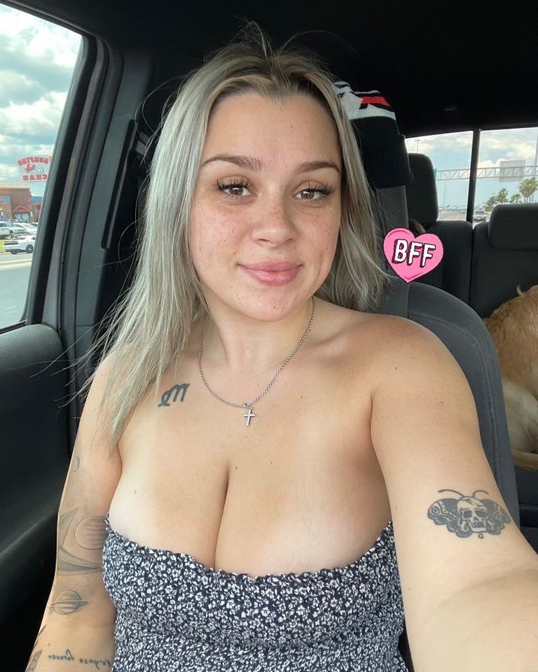 SarahMarth76td's tweet photo. What do you guys think 🤔 😍😍❤️ https://t.co/DQayim0gm7