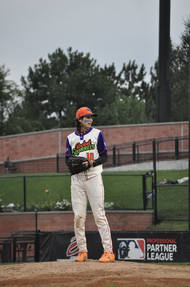 Shammybabyy's tweet photo. The work speaks for itself ⚾️
#teamlgbtq #transvisibility #transathlete https://t.co/8oyaULJKBX