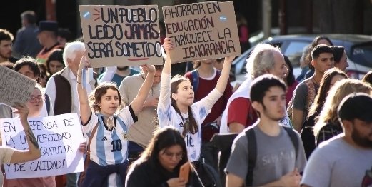 motoreco_ok's tweet photo. @es_cen @pablogarello_ «Necesitamos romper con el individualismo, elevar el ánimo y prepararnos para una batalla que es histórica», indicó el militante, quien definió la actualidad como «un momento para profundizar y volver a recuperar un peronismo que sea revolucionario» https://t.co/UbE0jHZRQ4