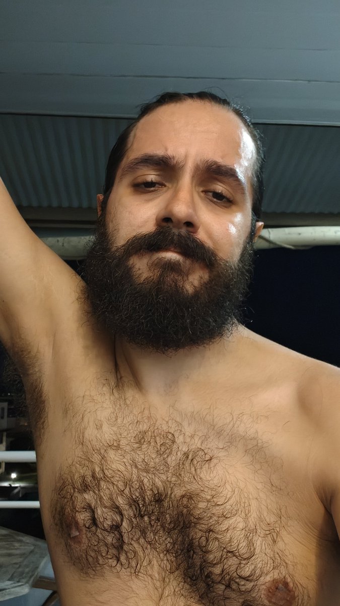 rod_973's tweet photo. Ça transpire (2) 💦 https://t.co/pzEi0v9kGB