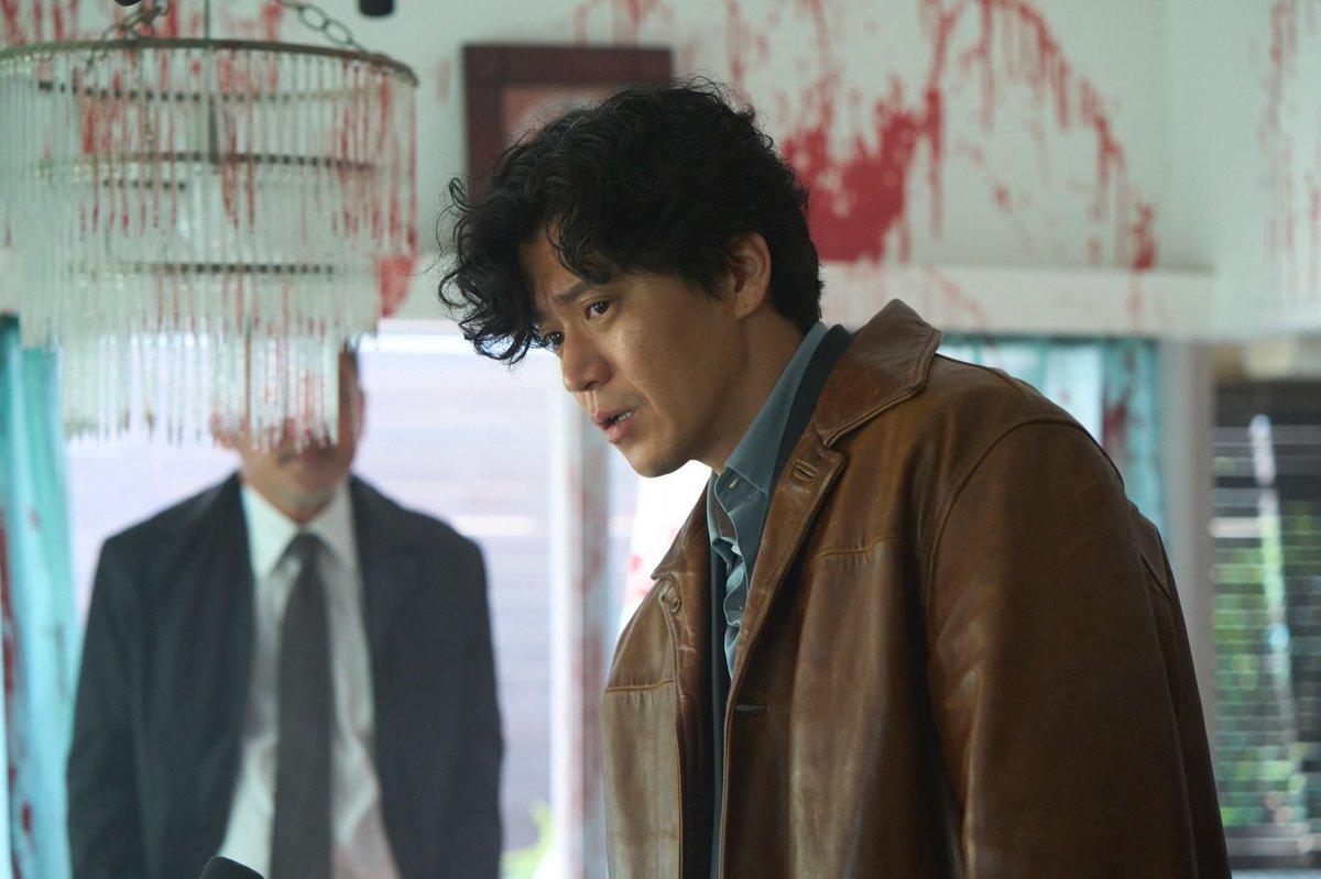 LinHsiaoChinLin's tweet photo. 電影《BAD LIEUTENANT: TOKYO 》是一部由NEON製作、三池崇史執導的犯罪驚悚片，劇情描述一名沉迷賭博的貪腐警探，與一名追查政治家女兒失蹤案的FBI探員。隨著調查深入，兩人遭到在黑道社會中暗中活動的殺手追殺。

主演：小栗旬、莉莉·詹姆斯。

#三池崇史
#小栗旬
#LilyJames
#BADLIEUTENANTTOKYO https://t.co/qkSLMsYiof