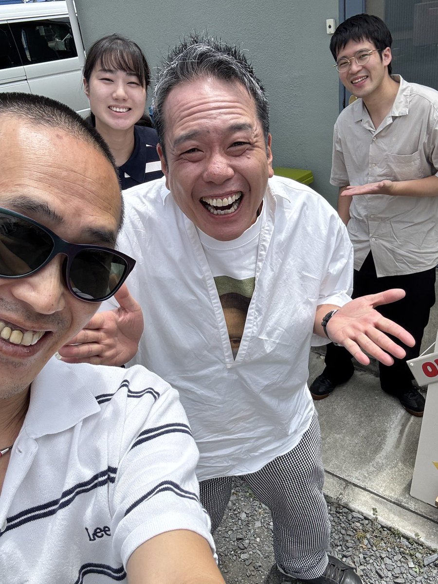 katunaruca's tweet photo. おはようございます☀

本日はおやすみです💤

先日の羽村の会の時の一蔵師匠と一呂久さん

#翁家勝丸 #翁家丸果 #太神楽 #春風亭一蔵 #春風亭一呂久 https://t.co/5DVDkl0kXc