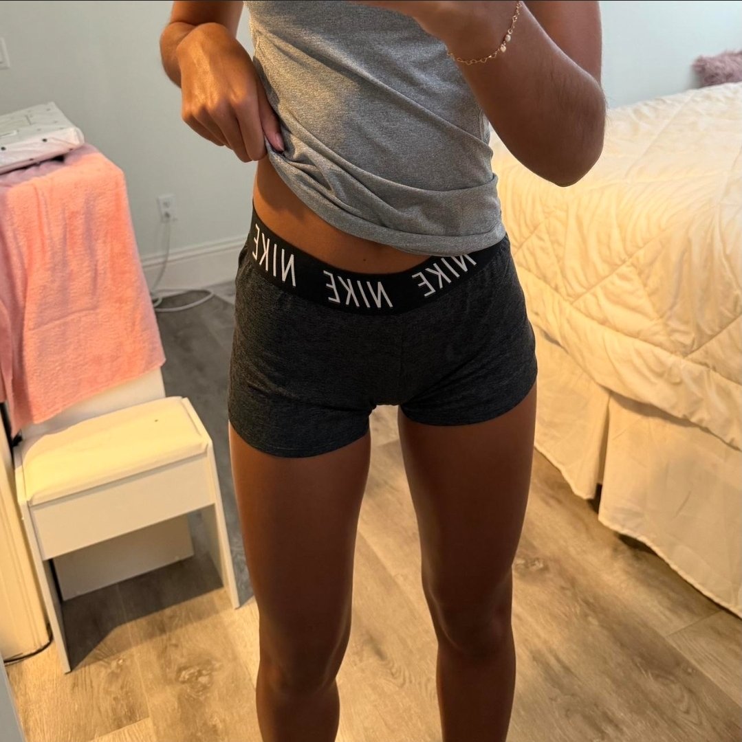 DepopBopzz's tweet photo. Nike shorts https://t.co/8JOdxKGoNR