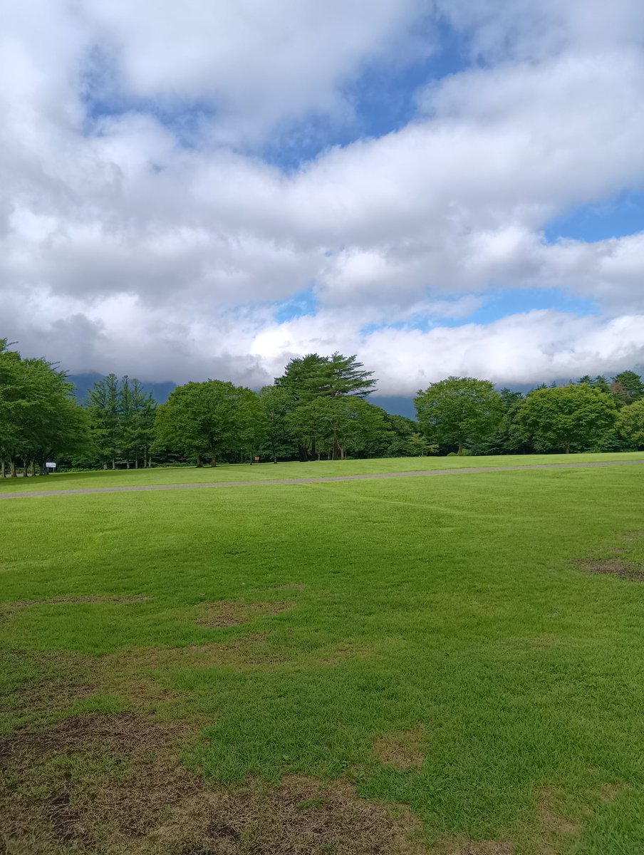 FUKIAGEKOUGEN's tweet photo. おはようございます。
鬼首は天気が回復して来ました。
本日より吹上高原キャンプ場も通常通り営業致します
現在鳴子温泉〜鬼首R108は
土砂崩れで通行止めになっております。
開通まで秋田県、東北中央道雄勝こまちインターチェンジよりR108で鬼首にお越し下さい。
#吹上高原キャンプ場
#すぱ鬼首の湯 https://t.co/7ukgFlVFXz