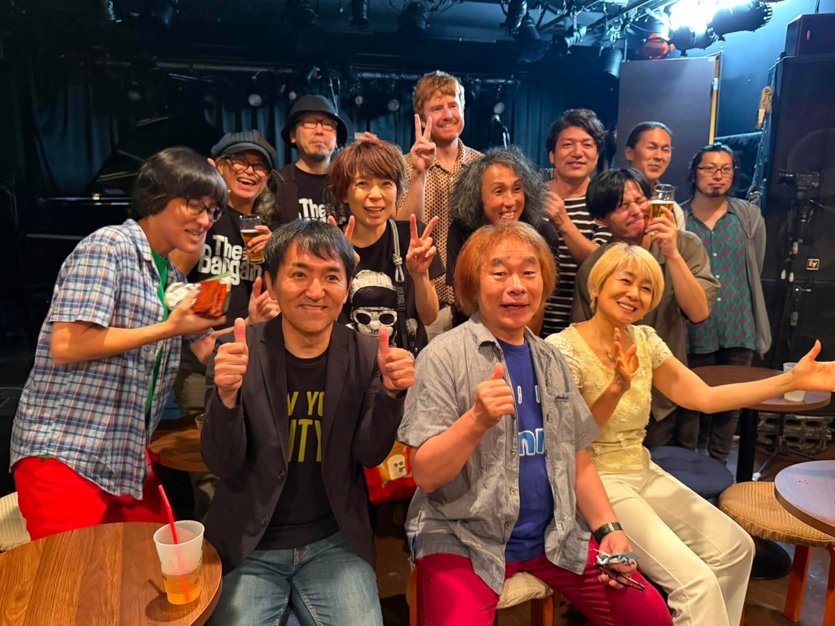 BARGAINS_YT's tweet photo. 昨夜のスリーマンにご来場&配信
誠にありがとうございました!
5mm、Any joy? 真昼の皆様
お客様、皆様素晴らしく
幸せに満ち満ちました。
反省会は1人密かにやるとして
音楽はやめらんねぇ。
バーゲンズワンマンも是非来てね!
#バーゲンズ
#TheBargains
#5mm
#Anyjoy
#真昼の月夜の太陽 https://t.co/2EXr05dSb2