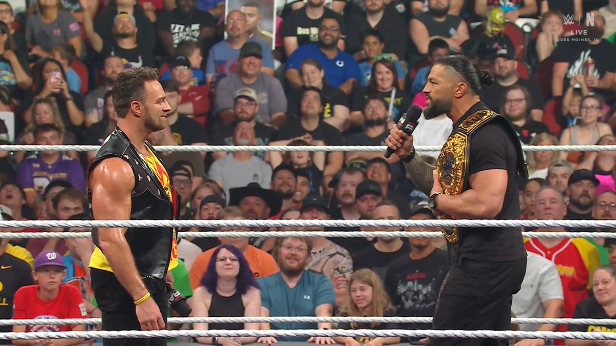 LuigiWrestling's tweet photo. ESTÁ MBAPPÉ DICTADOR ENTRE EL PÚBLICO DJJDFJFDJDFDFJJ #WWERAW https://t.co/FPeaIFBSeV