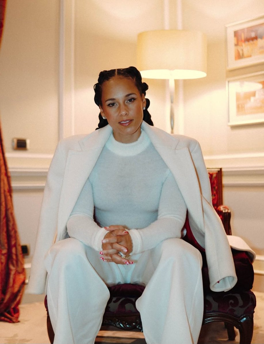Eri_keys's tweet photo. Following CAA Signing, Agency Says Alicia Keys Has Exciting Projects Ahead https://t.co/RoW3imSUJB