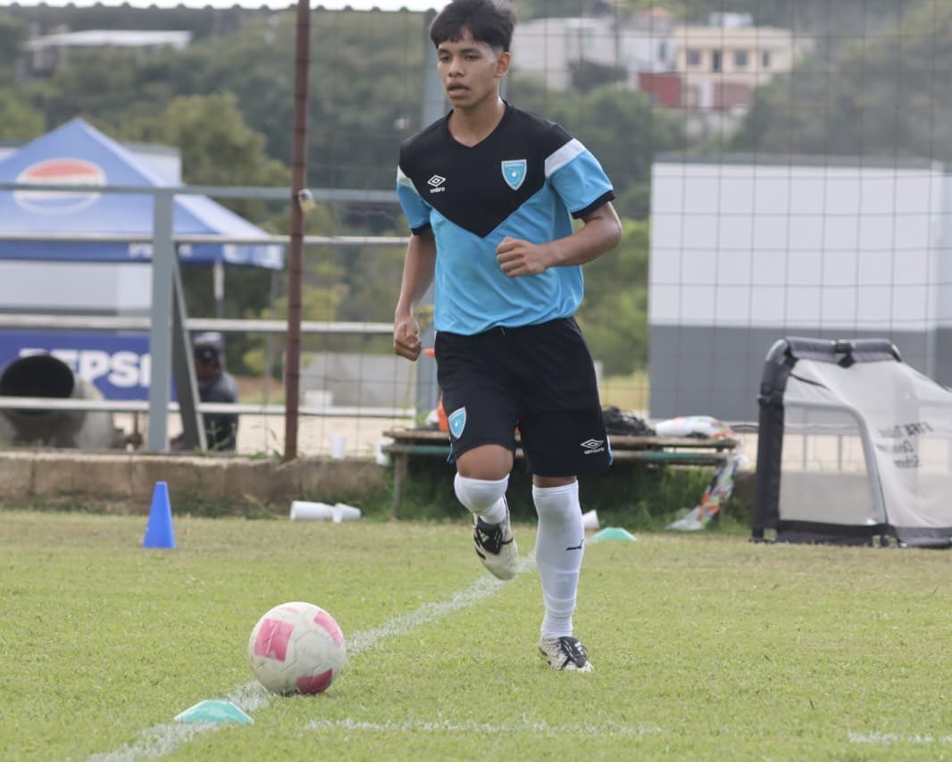 fedefut_oficial's tweet photo. #SeleSub15 INICIA MICROCICLO DE TRABAJO.

La Selección Sub 15 de Guatemala, bajo el mando del DT Edgar Cotto, inició un microciclo de entrenamientos en las instalaciones de Greenfield.

#VamosGuate #VamosSele https://t.co/PetvPZ38g2