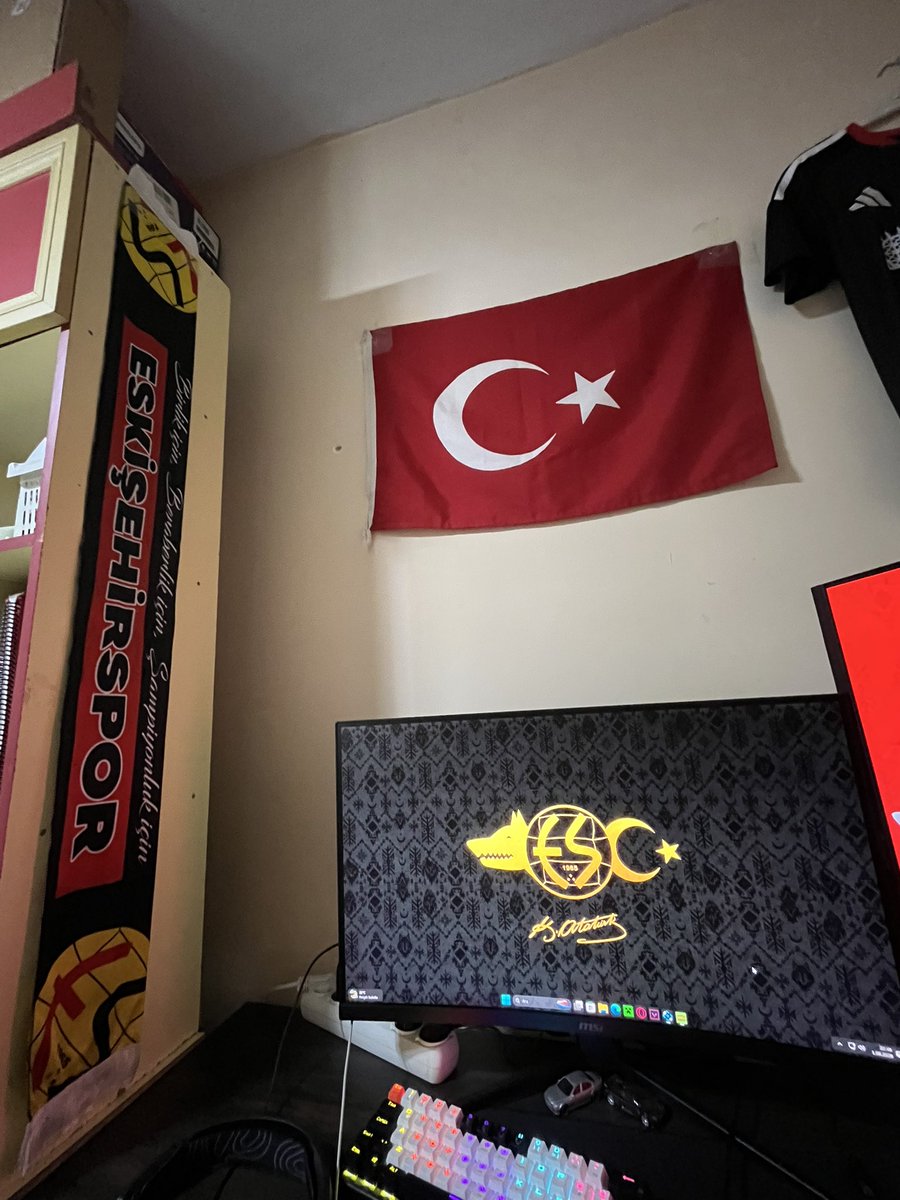 eneses26's tweet photo. Gün doğrarken ardından tepelerin
Amına koyim bütün fenerlilerin https://t.co/OGLNwWlvnj