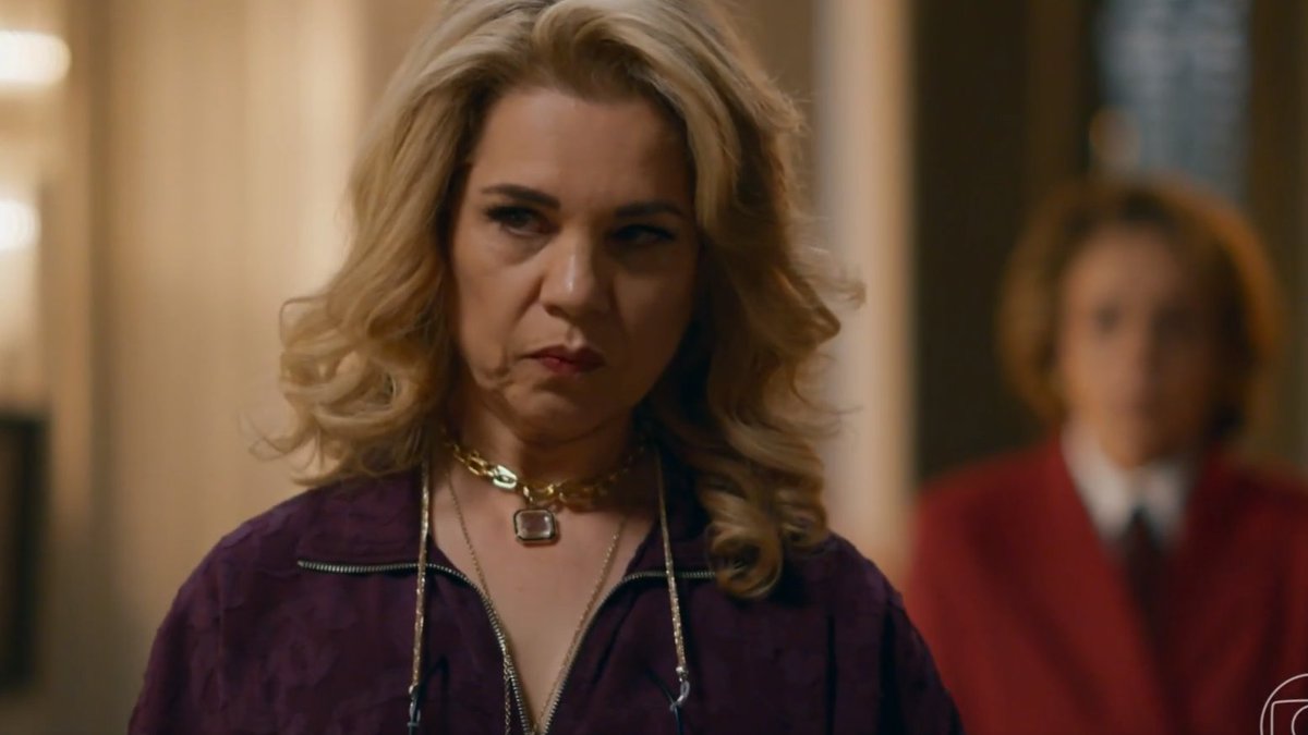 ZAMENZA's tweet photo. "Que pena que voce tem essa mamãe tão ruim..." (Adriana) 

A MARIA ANTONIETA GAG. #Quemamacuida https://t.co/r3gc5A51K6
