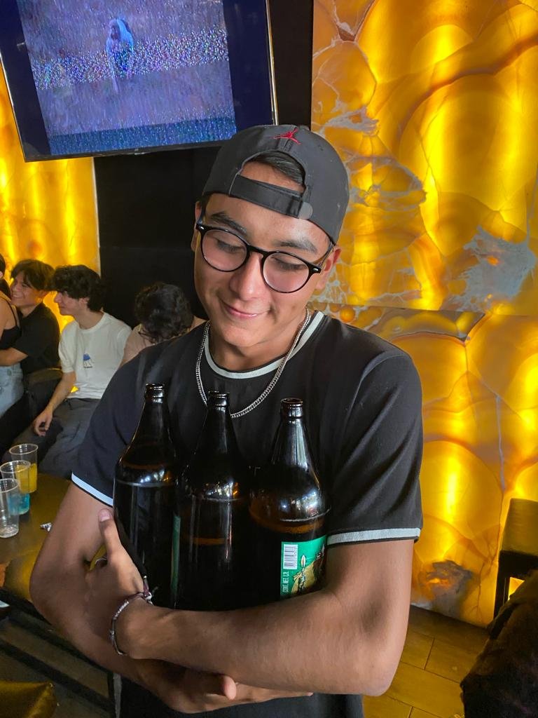 _kims17's tweet photo. Hola soy Kimani mejor conocido como el jefe de la barra blanca de los pollitos CDMX sigo a rivers desde hace rato, me conocen por poner el desmadre en los eventos y así, una vez fui la botarga de pollon, soy admin en el grupo de pollimexas los tqm🤍
#IntegracionPollitos https://t.co/akz6AZtEvS