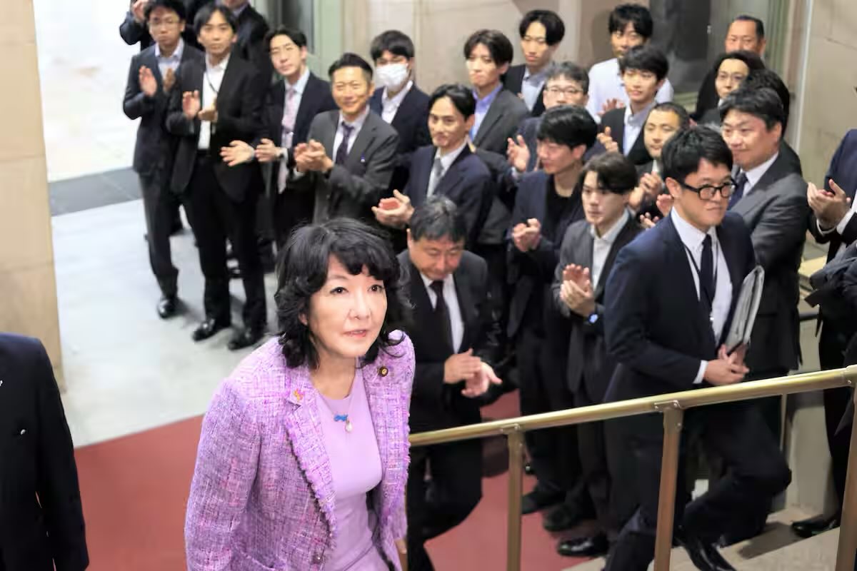 ssomurice_local's tweet photo. ［片山財務大臣の身を案じる声］

片山財務大臣の警備を厳重に、片山財務大臣夜道に気をつけて、片山財務大臣の身が心配。

最近、Xでは片山財務大臣の身を案じるポストが相次いでいる。

仮に金融に詳しい人でなくても、過去の経緯からなんとなく想像がつくのだろう。

「為替市場の投機筋に逆らうと暗殺されるのではないか」

証拠はないがこういう仮説なのだろう。私は明確に書いておく。
