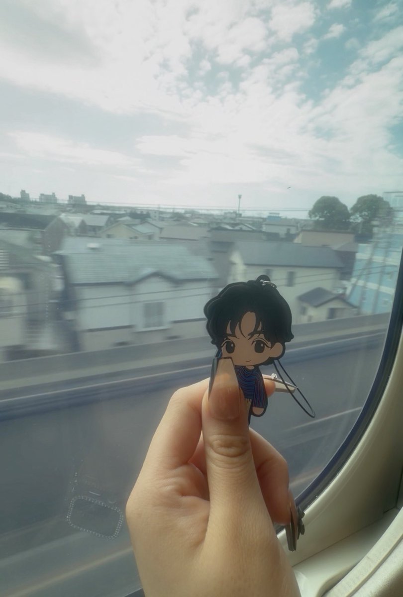 tamaaaa1990's tweet photo. 大阪へ🚄𓂃𓈒𓏸︎︎︎︎
お譲り頂いたのとお友達の同行誘ってもらって昼夜入れる՞⸝⸝>⩊<⸝⸝՞
このご縁を大切にゆーたくん
目に焼き付けて来ます𖦹 ̫ 𖦹🎀
#kismyft2_fanIS 
#千賀健永 #宮田俊哉 #横尾渉 #藤ヶ谷太輔 #玉森裕太 #二階堂高嗣 https://t.co/d2fapdUMvy