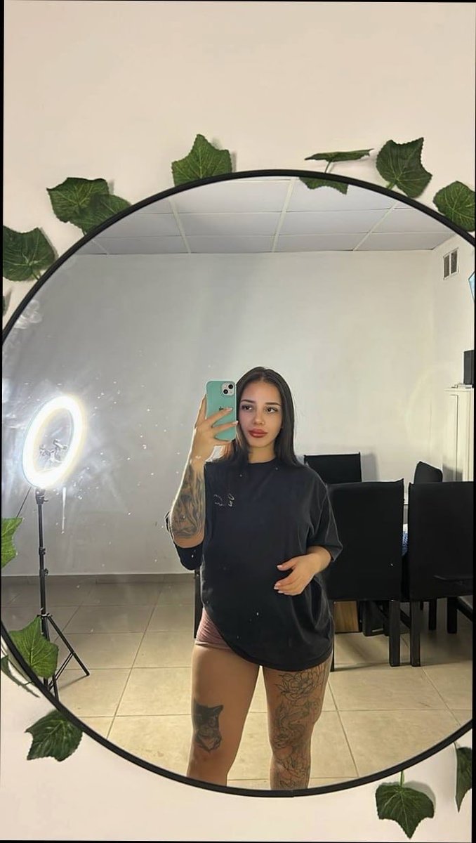 Kyliel2lf's tweet photo. i’m bored out of my mind… entertain me 😭 https://t.co/VgzCjS2UKg
