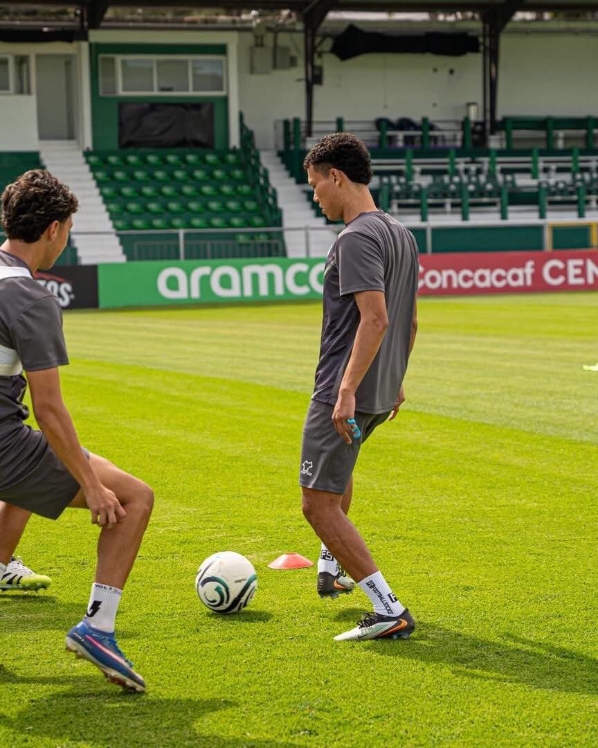 CdDeportiva_gt's tweet photo. ¡ 🥑 ANTIGUA Y REAL ESTELÍ CERRARON SU PREPARACIÓN PARA EL DUELO EN LA COPA CA🏆 ESTE MARTES!
#CDGT #VamosGuate https://t.co/g04vdL0PXV
