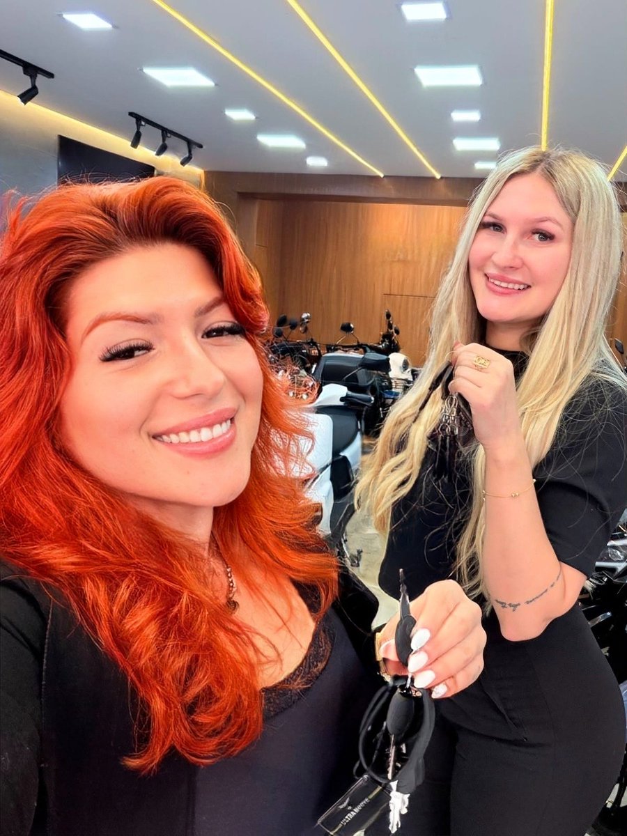 melsantreal's tweet photo. Garotas propagandas . 
.
.
.
#pelotas #ruivas #loiras #garotas #meninas #publicidade #publi #propaganda #marketing https://t.co/YS7gue2wc6
