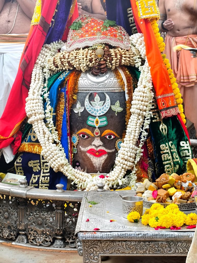 12Jyotirling's tweet photo. श्री महाकालेश्वर भस्म आरती दर्शन | 04.08.2026

Shri Mahakaleshwar Bhasma Aarti Darshan | 04.08.2026 https://t.co/HTzb024RtT