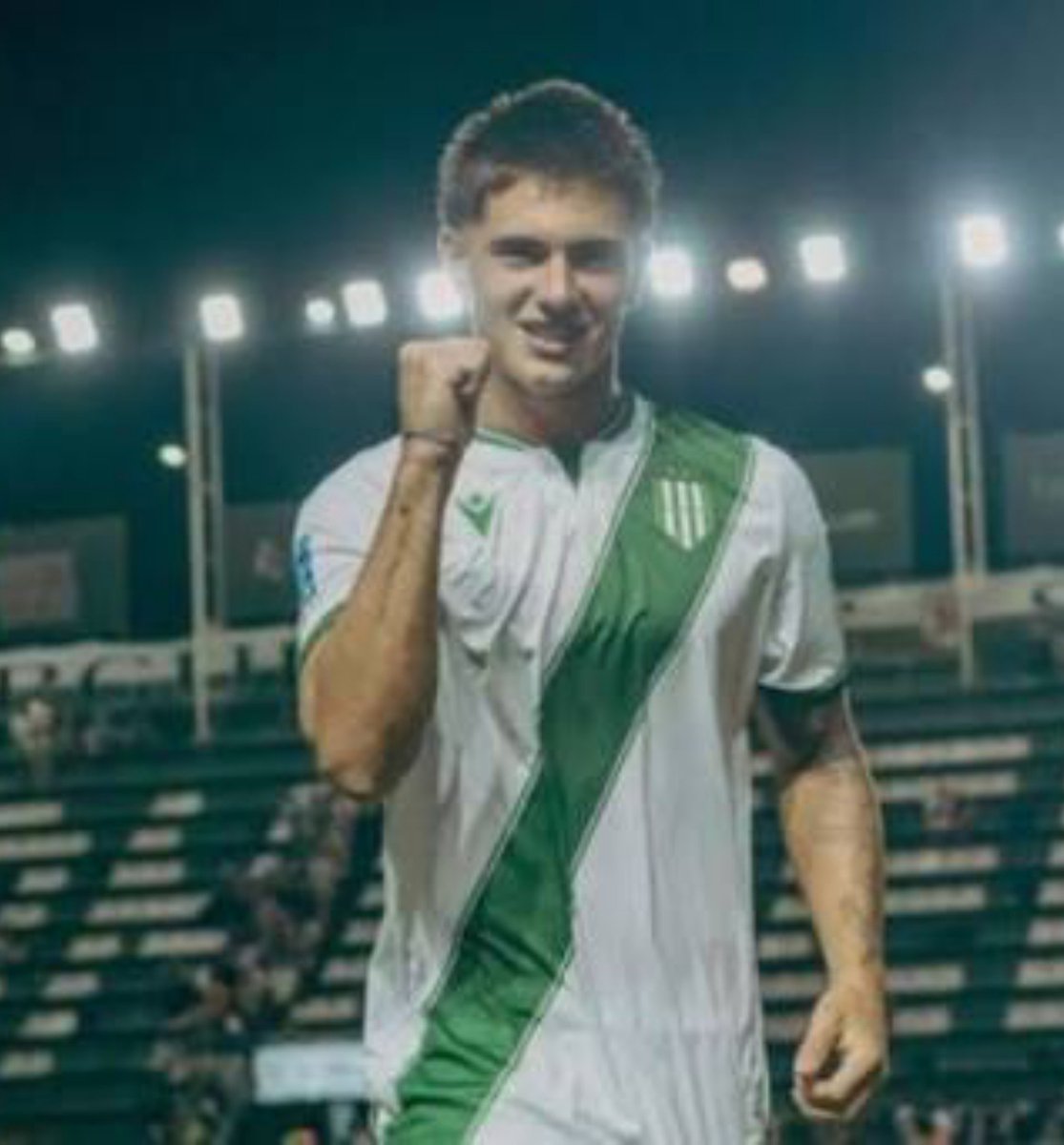 Fel1cab's tweet photo. 🚨💣 #Belgrano ofertó por Tiziano Perrotta, delantero de Banfield.

🧮 La oferta es de US$2.000.000 +  Meriano y Sporle.

⚖️ Banfield insiste en que solo quiere los 2 millones.

Horas clave 👀🔥. https://t.co/B3C1aYGqIc