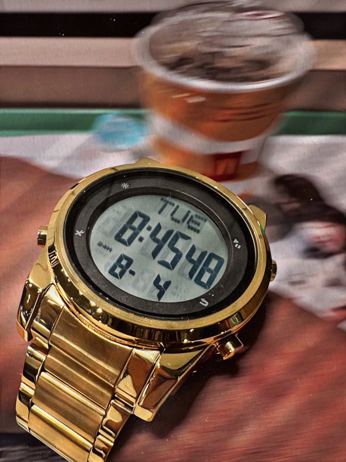 fukupee's tweet photo. 時は金なり🏅
勘違いの別解釈⌚️
そしてハマってる🤣
No money, but Heart is Gold✨

#GoldenWatch
#SANDA6160
#TimeIsGold https://t.co/0xIvHgBHer