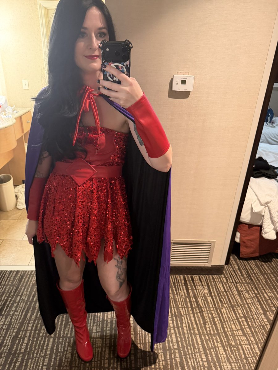 IvyAfterDark4's tweet photo. Can you guess my cosplay? https://t.co/MQLvncRtqT