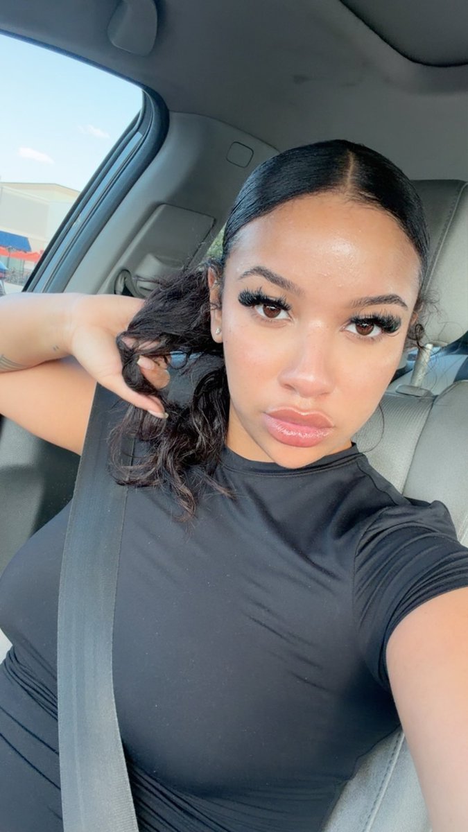 realdreamwynter's tweet photo. fresh face + natural hair 🤭 https://t.co/w6zYiWgBiM