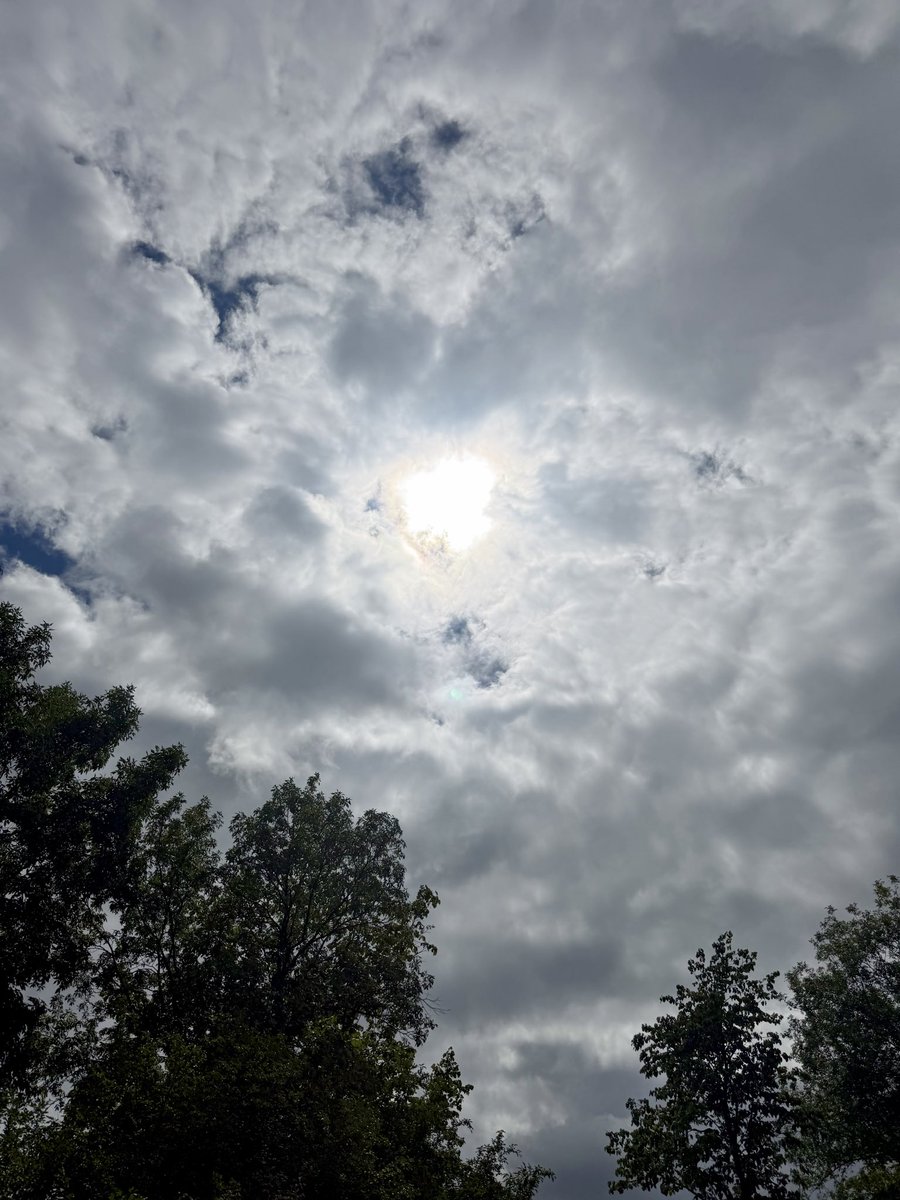 kengaylord's tweet photo. I’m taking on a 30 Day Photo Challange. Today’s was a photo of the sky. It was pretty slim pickings today with the rain this morning and then overcast most of the rest of the day. These are the best of what I came up with. #30dayphotochallenge https://t.co/K9gsVWd6aT